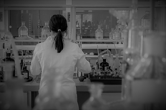 laboratory-2815641_1920